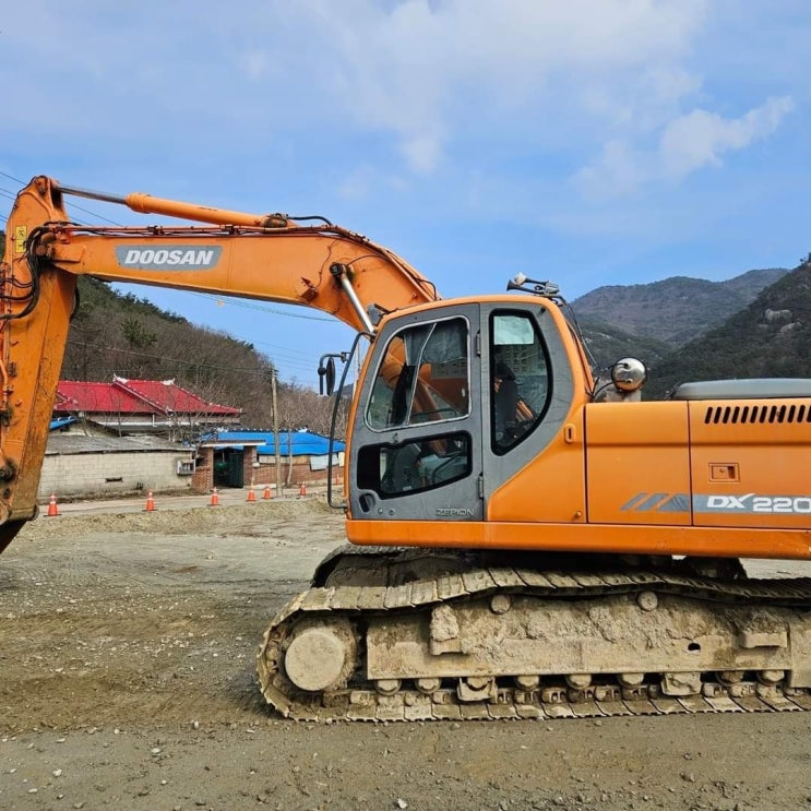두산 DX220LC 2013년식 5600만원 판매합니다. 두산 DX220LC 2013년식 5600만원 판매합니다.