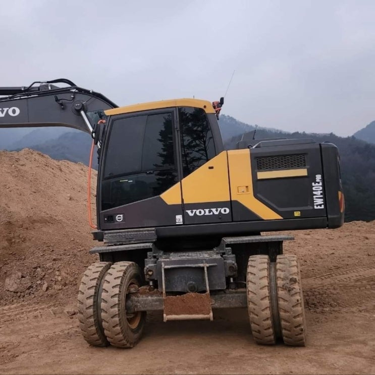 볼보 EW140EPRO 2022년식 1억1000만원 판매합니다. 볼보 EW140EPRO 2022년식 1억1000만원 판매합니다.