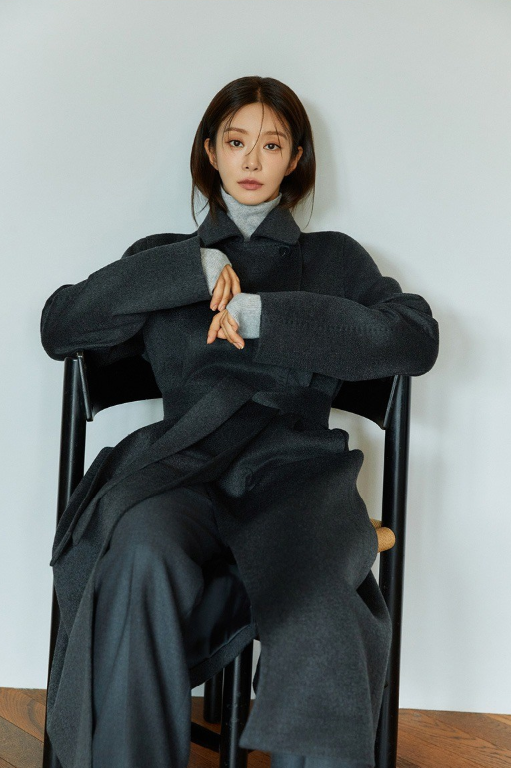  오늘과 같이 추운 날씨 여자 데이트룩으로 뭐입지? 보르고세시아 캐시미어 여성 롱 코트 코디 추천 w. 이주빈