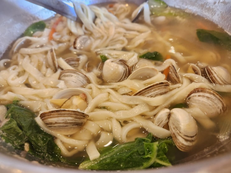 대구 각산동 신서혁신도시 시원한 동죽칼국수 맛집 '산해물총조개칼국수' 대구 각산동 신서혁신도시 시원한 동죽칼국수 맛집 '산해물총조개칼국수'