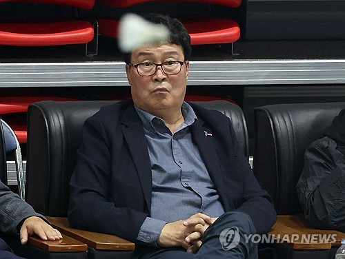 <b>경찰</b>, 배드민턴협회·요넥스 <b>압수수색</b>…<b>김택규</b> 협회장 강제수사