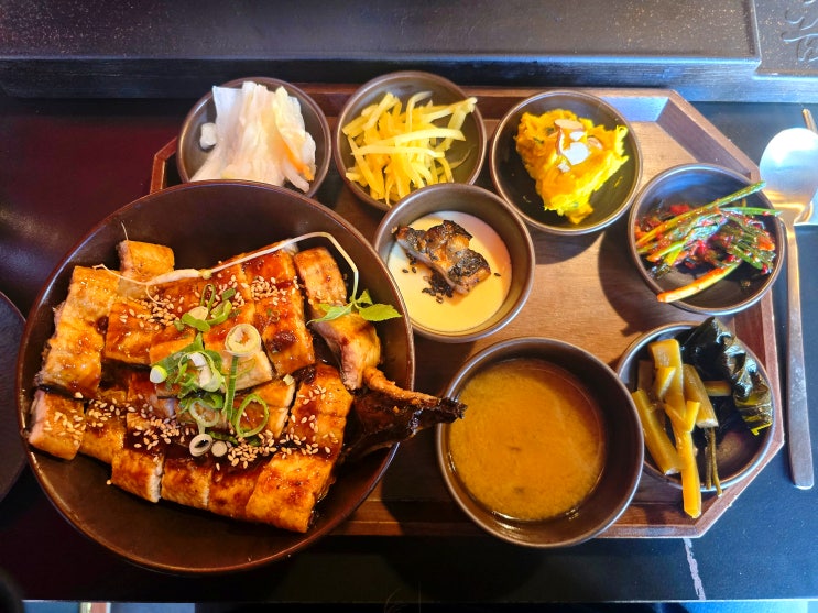  동탄역 롯데백화점 맛집 숯불 장어 다이닝 레스토랑 <금수저>