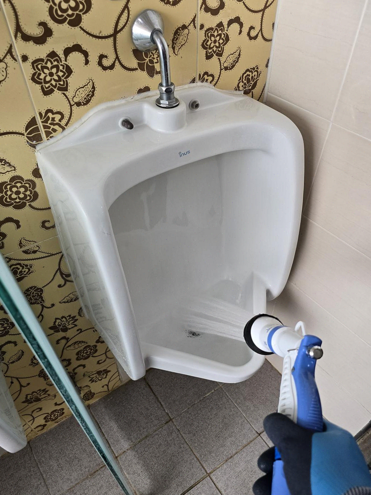  초겨울 갑작스런 변기 막힘, 아산은 우리설비로 해결!
