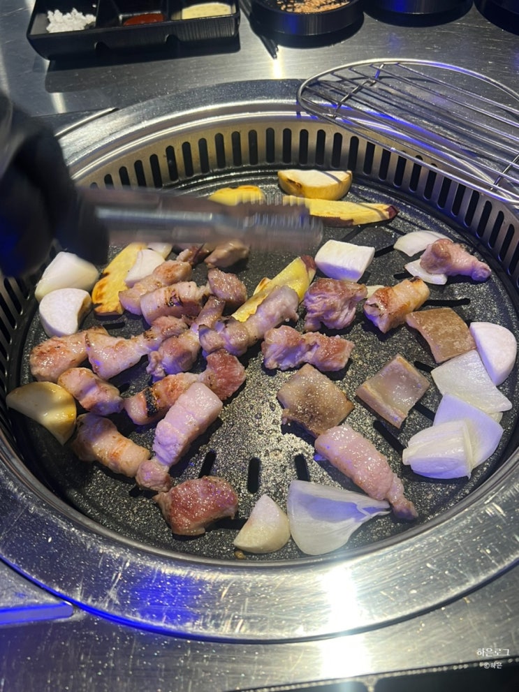  대구 월성동 애견동반 가능고기집 93집 구워주는삼겹살