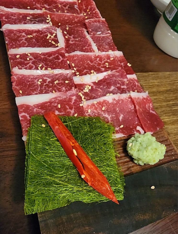  산신 하남미사점 - '차돌박이 육회'를 맛볼 수 있는 한식주점