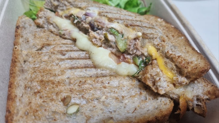  강남 맛집 크리스피프레시 선릉점에서 와이프를 위한 특별한 아침 선물! 든든한 파니니와 수프로 활력 충전!