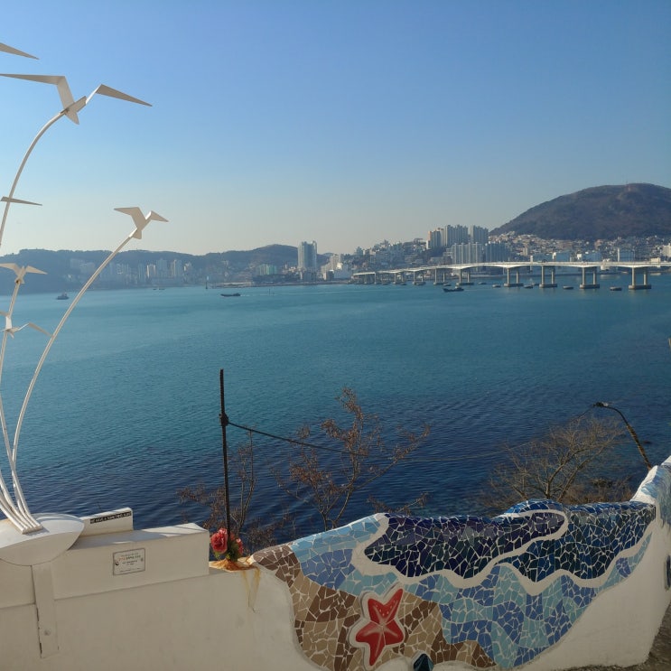  한국의 산토리니 멋진 해안선 부산 영도 흰여울 문화마을