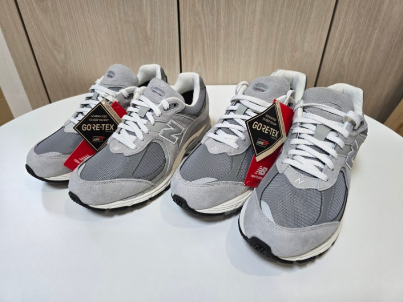 뉴발란스 2002R 고어텍스 콘크리트 하버 그레이 New Balance 일상 전투화 M2002RXJ 리뷰 착샷