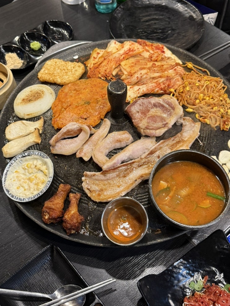  상암맛집 한상가득 왕솥뚜껑 단체모임장소 추천!