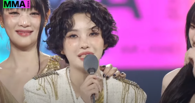 여자 <b>아이들</b> 전소연포함 <b>전원 재계약</b>을 MMA 대상 기념 발표?!