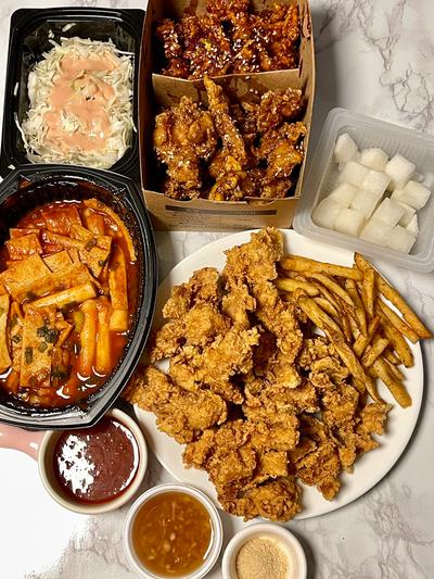  군산치킨 노랑통닭에서 열불 품은 3종이랑 파송송 떡볶이 포장해서 먹기