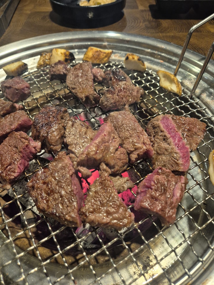  신사) 품질좋은 소고기 한우 맛집 '우천식육식당' (메뉴 격파)