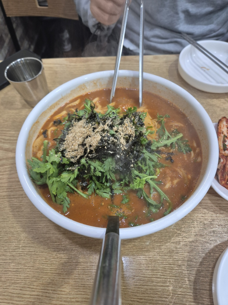  [송파구 가락동] 일등칼국수 (녹진한 멸치향 꽉찬 얼큰이칼국수)