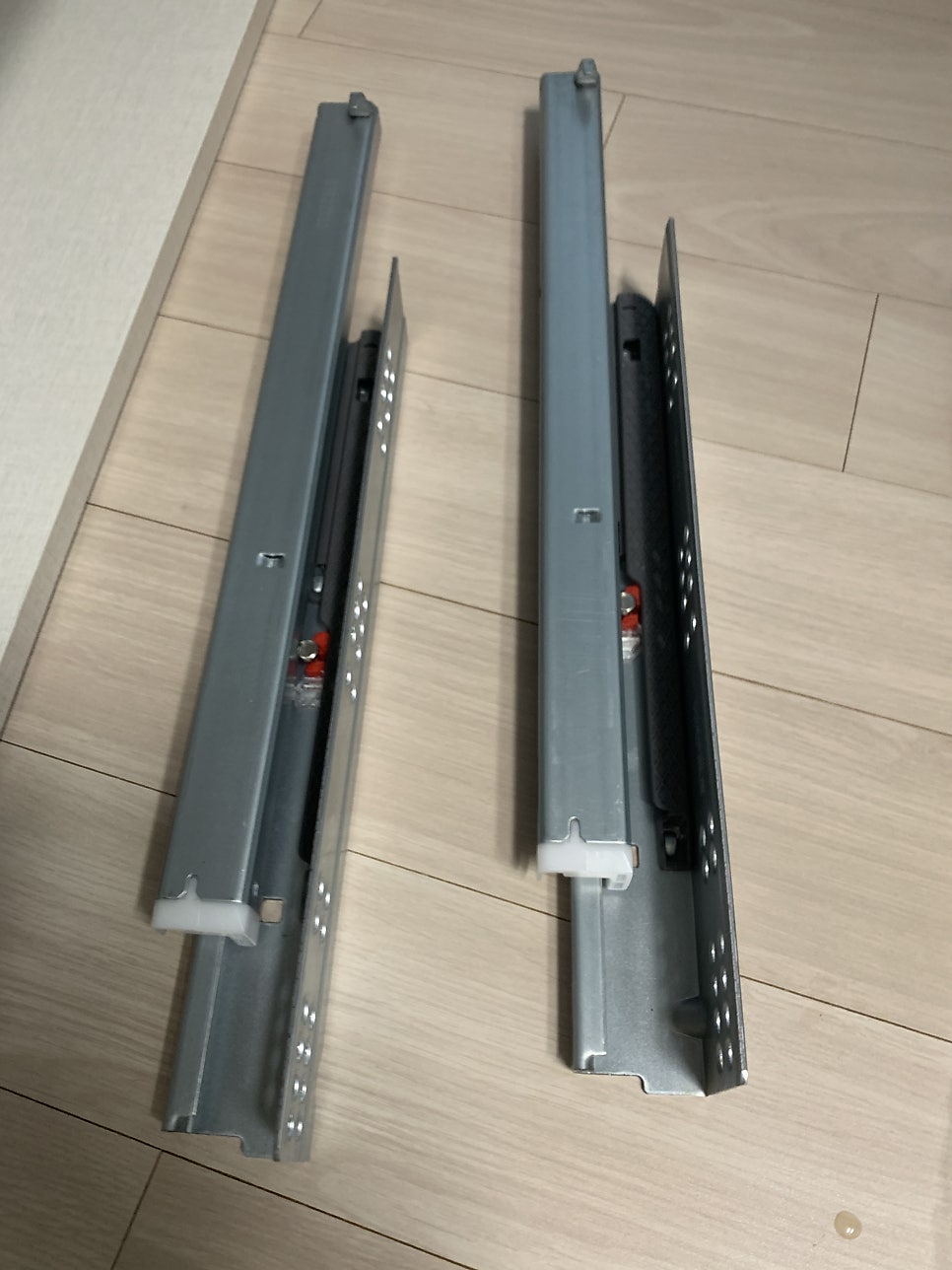 화성동탄 화장대서랍 레일고장교체수리