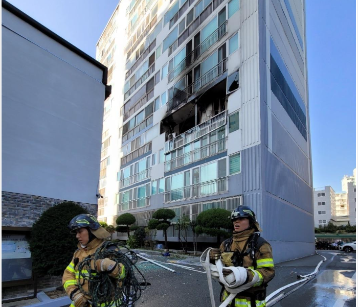 2024년 12월 <b>포항</b> 두호동에서 발생한 <b>아파트 화재</b> 사건에 대해... 