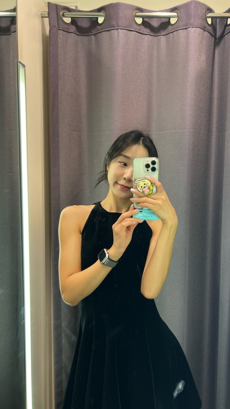  자라 무스탕 페이크 레더 재킷/카라 니트/테니스 치마/블랙 벨벳 원피스/부츠 코디