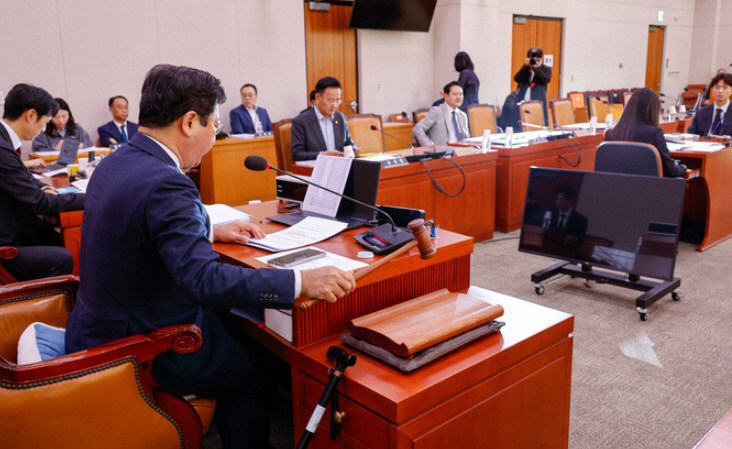 '<b>간첩법</b>' <b>개정</b>, 국민 감시로 이어지나? 인권단체의 경고