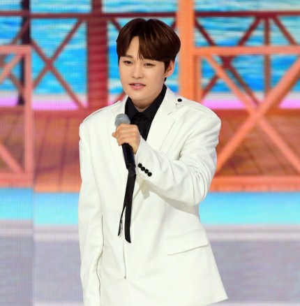 군면제 거짓말<b>논란</b> <b>박서진</b> "출연 정지하라" vs 팬들은 "부당해"