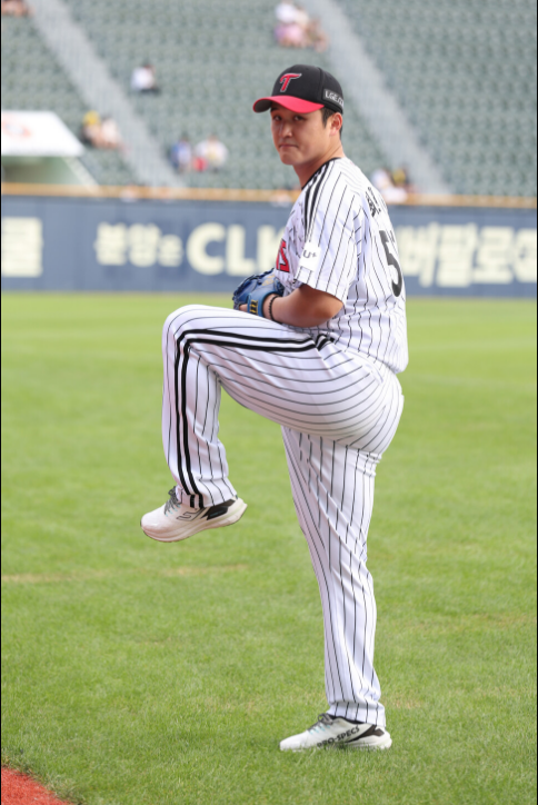 프로 야구 FA LG투수 <b>최원태 삼성</b> 라이온즈 이적 할까? KBO 리그