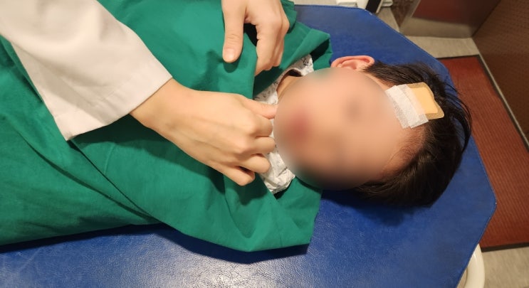  아이 이마 찢어짐 상처가 났을 때 제일 먼저 해야 할 일과 성형외과 마취과 전문의가 있어 상처 봉합 가능한 곳 정보 알려드려요