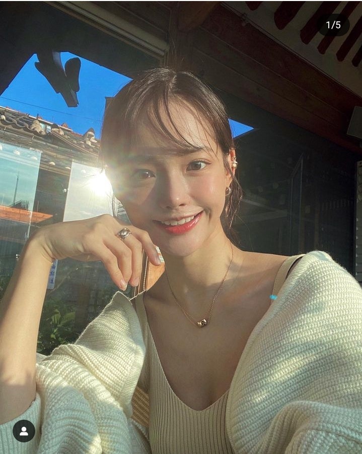 하연수 근황 프로필 드라마 축사 하객룩