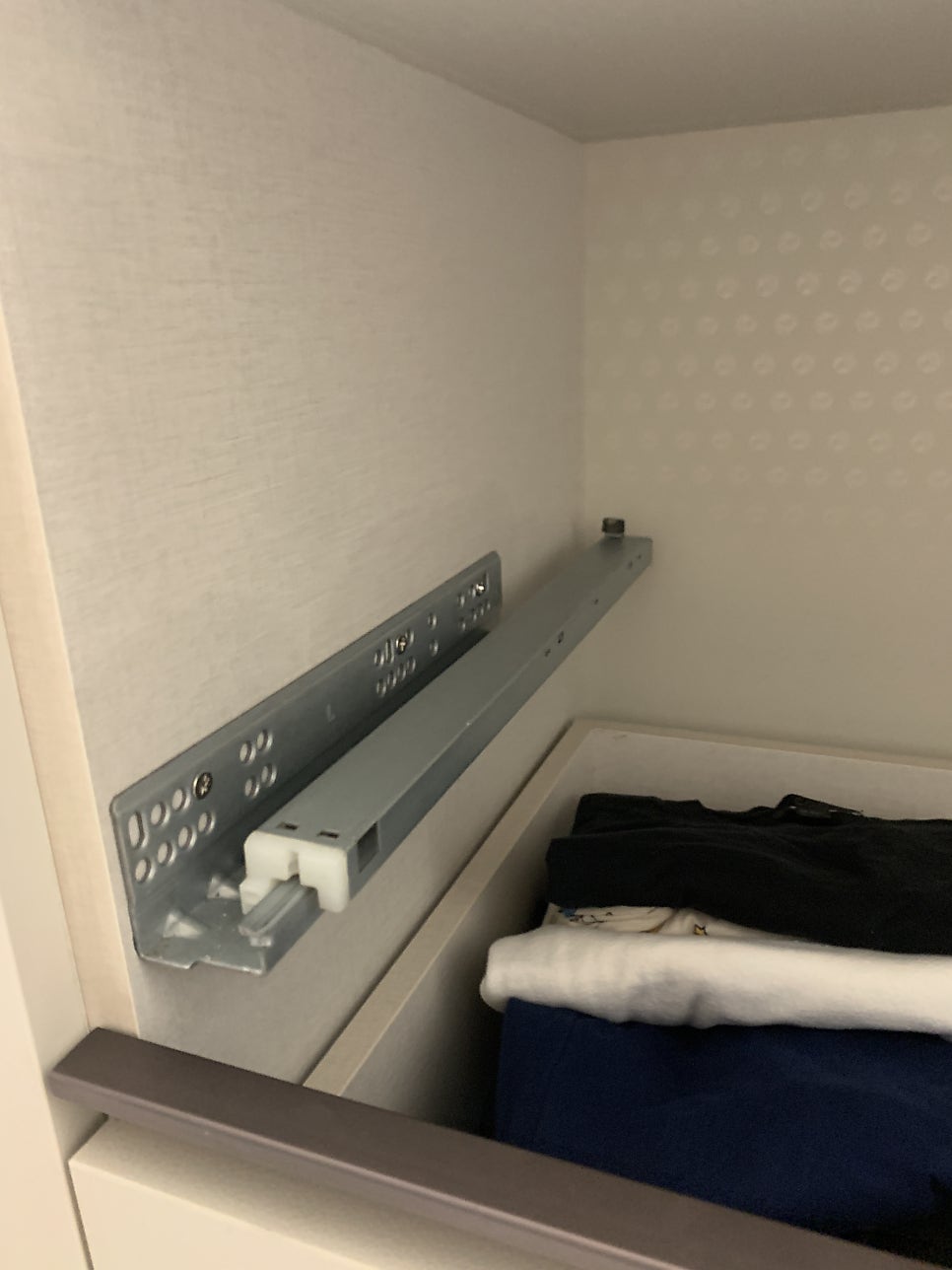 화성동탄 화장대서랍 레일고장교체수리