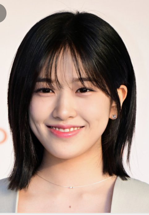 IVE An Yujin's Medium Layered Bob