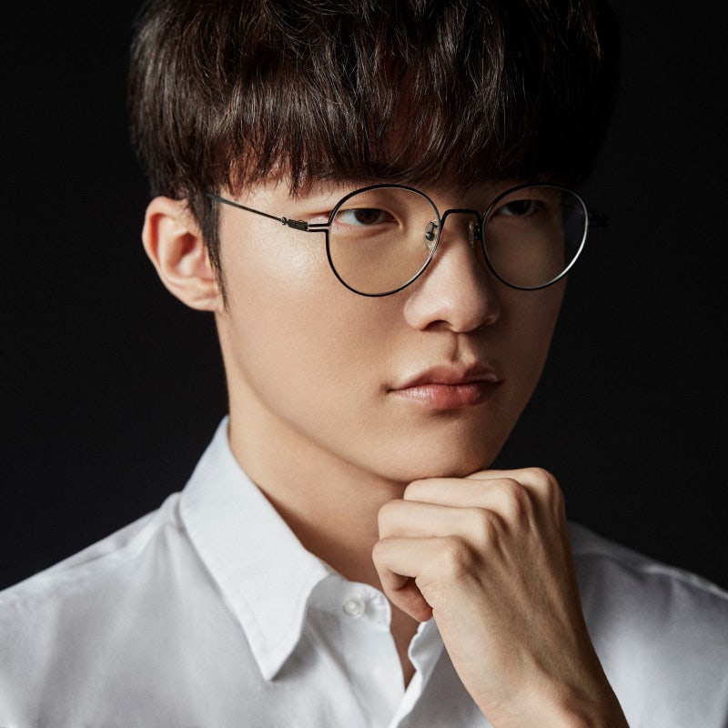 페이커 안경 브랜드 스틸러와 함께한 가벼운 남자 티타늄 안경테