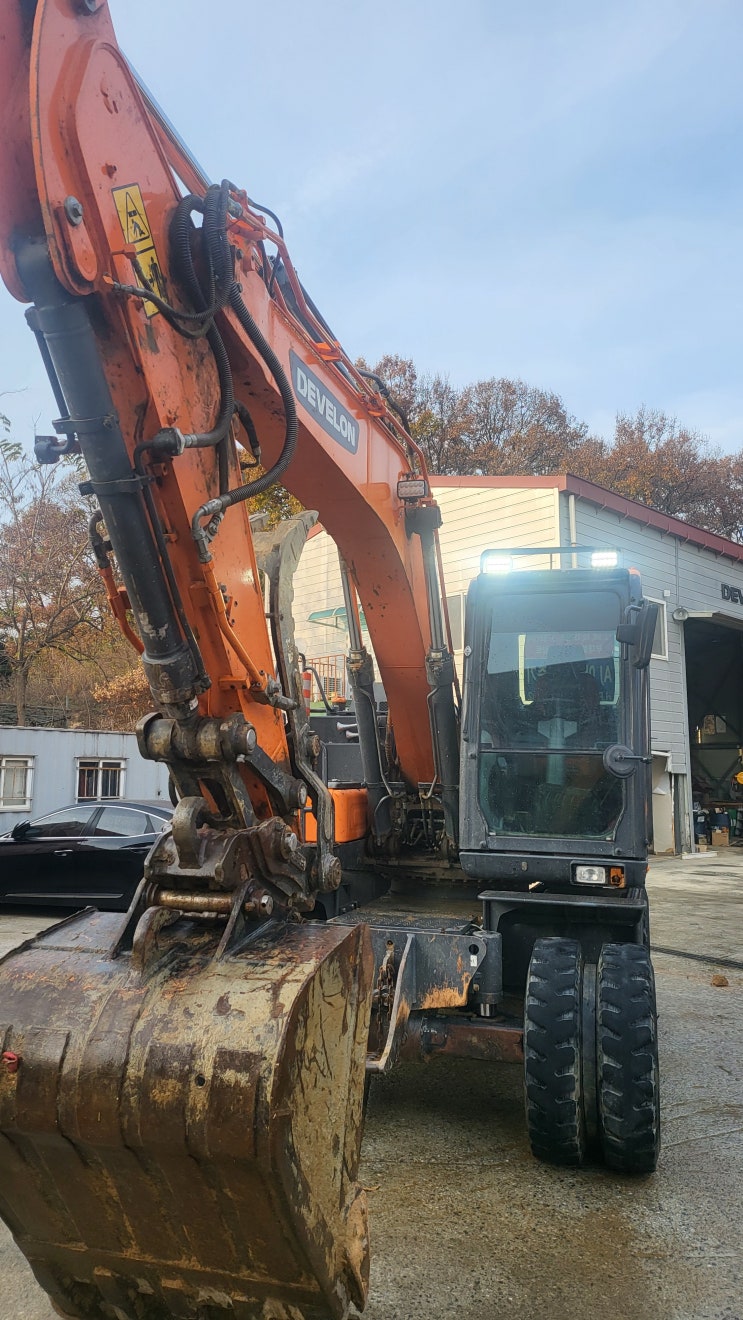 두산 DX140W5K 2020년식 8800만원 판매합니다. 두산 DX140W5K 2020년식 8800만원 판매합니다.