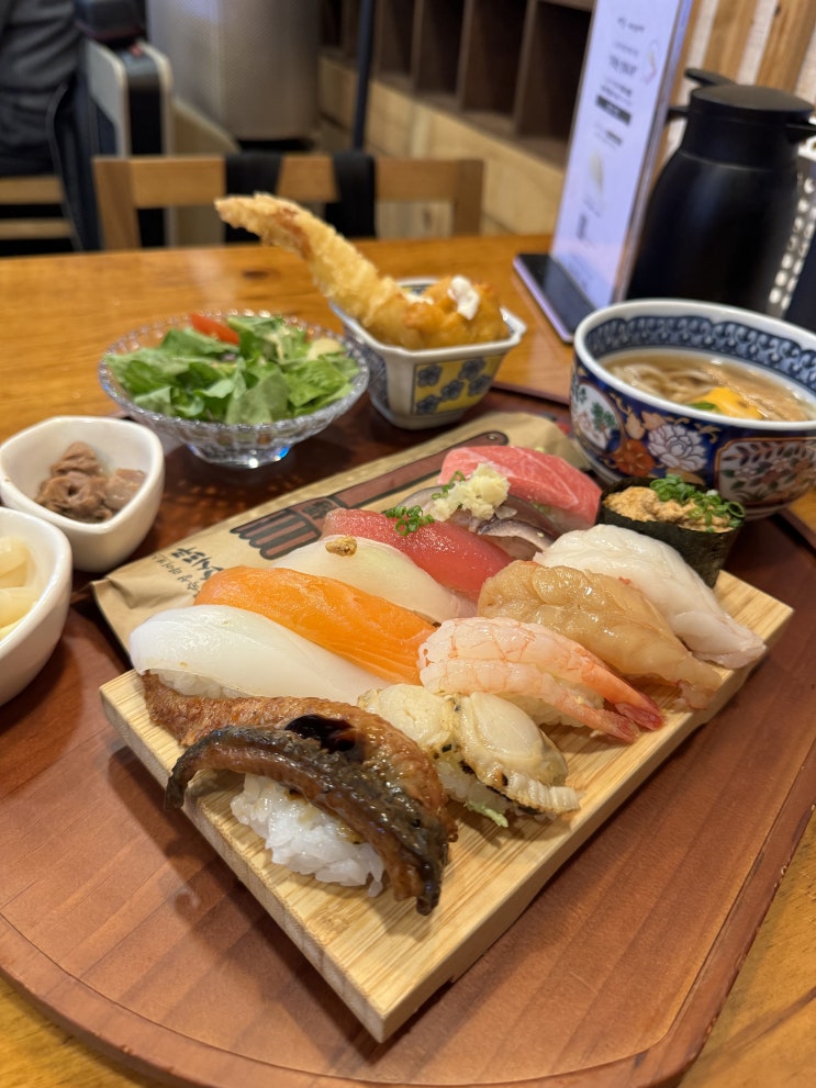  [왕십리 혼밥 맛집] - 스시도쿠 왕십리본점 - 서비스 스시가 많은 혼밥 초밥