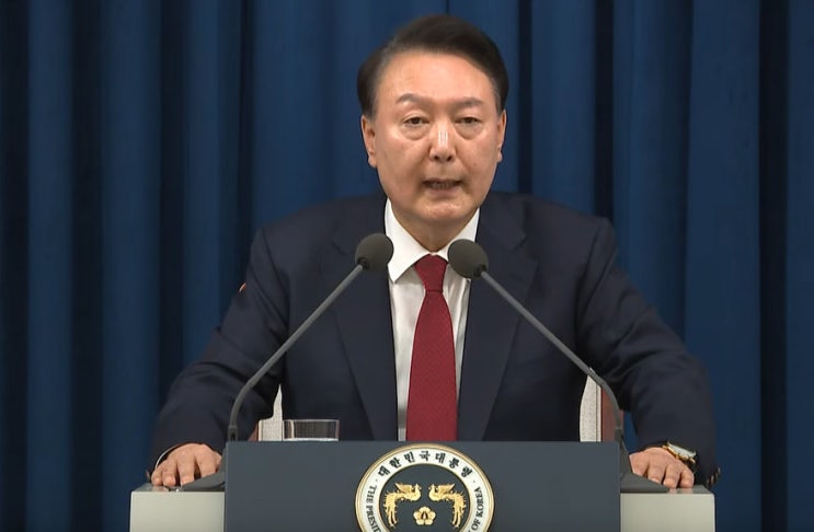 [정치] <b>윤 대통령 비상계엄 선포</b>