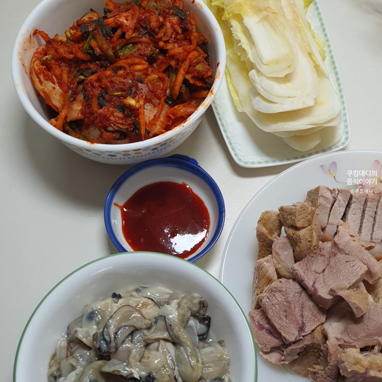  김장 시즌 막걸리 굴 보쌈 동죽 술 찜 그리고 굴전까지 음식 조합