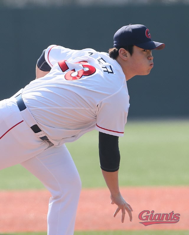 <b>롯데</b> 자이언츠 투수 <b>김도규</b>, <b>음주운전</b> 적발로 70게임 출장정지... 