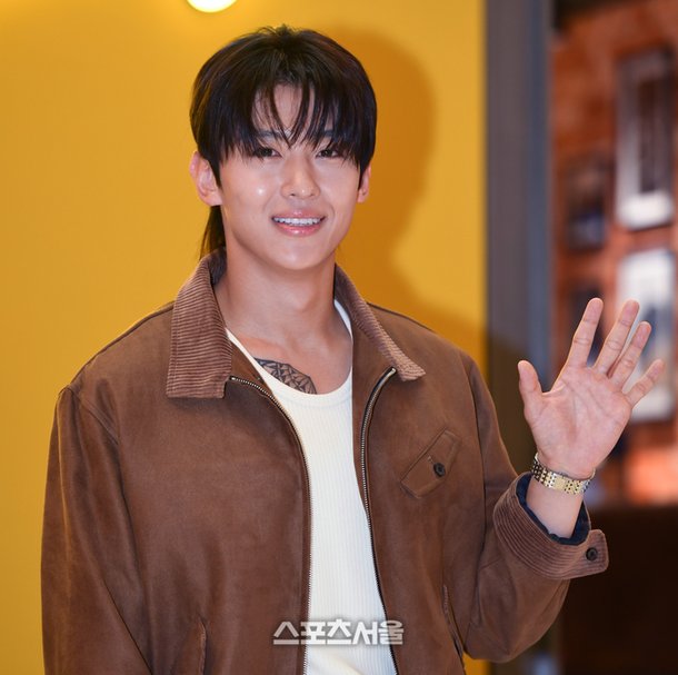 핫이슈 <b>덱스</b> "<b>스토킹</b> 피해로 극심한 고통"…<b>유튜브</b> 채널 장기... 