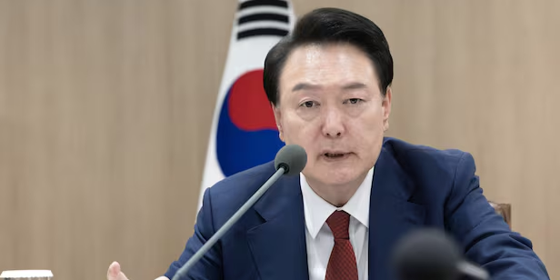 윤석열 <b>대통령</b>, <b>비상계엄 선포</b>