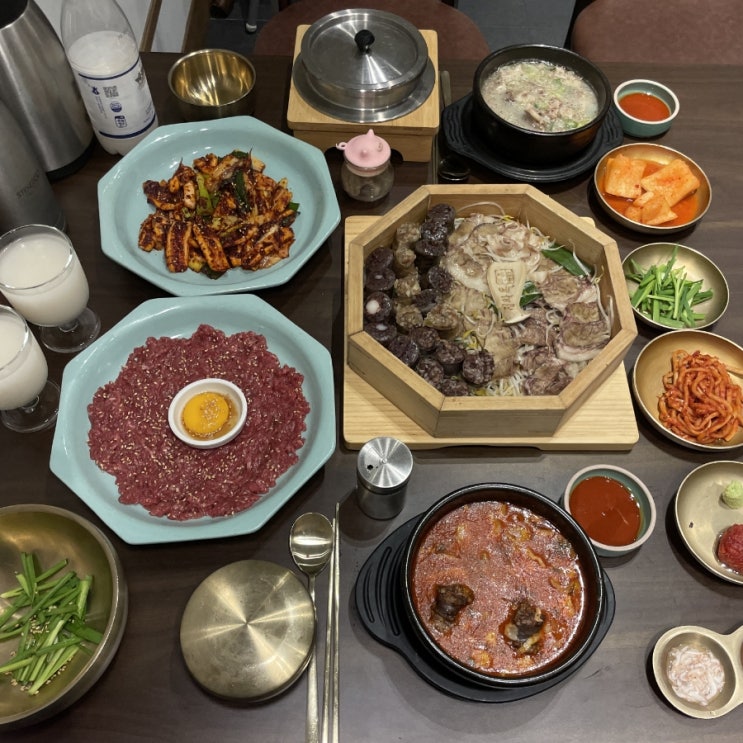  학동역 맛집 서울 3대 순대국 부모님 식사로 가족외식 밥집은 '청와옥'