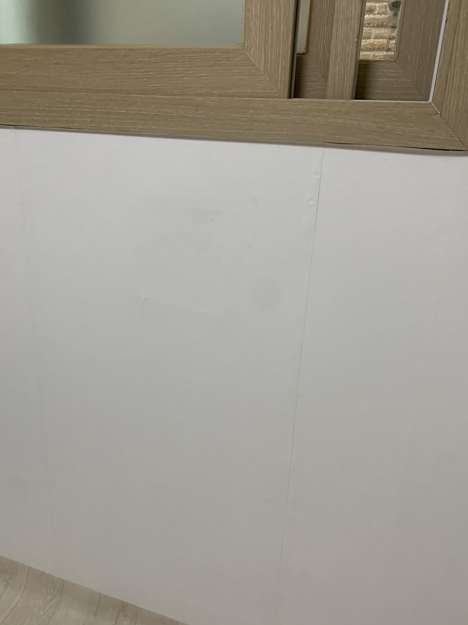 용인수지 구멍난벽보수 찢어진벽지복원수리