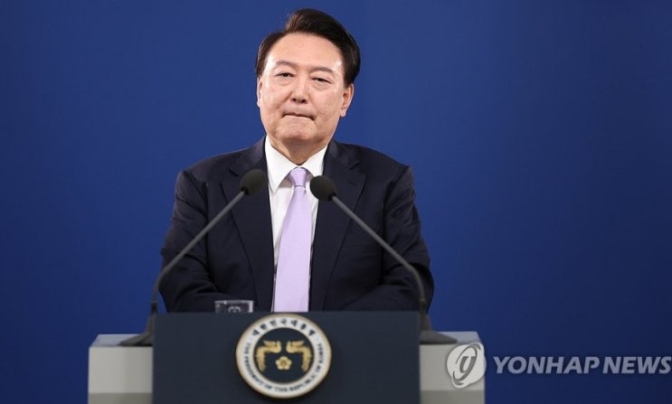尹<b>대통령</b>, <b>비상계엄 선포</b>