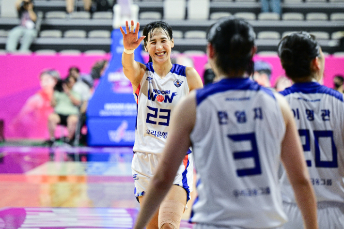 <b>김단비</b>, <b>올스타</b> 투표 1위 복귀…역대 최다 8번째 1위