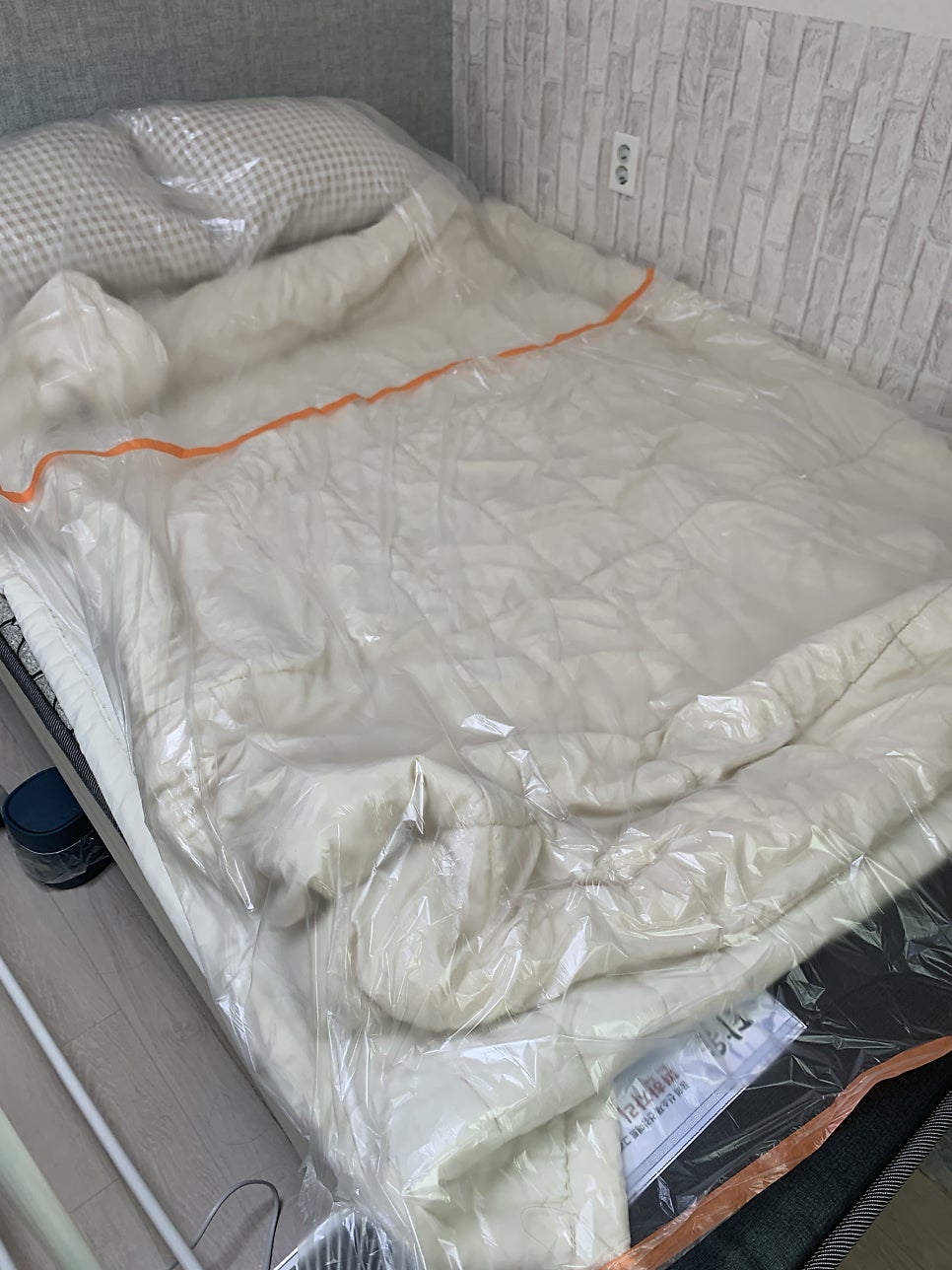 용인수지 구멍난벽보수 찢어진벽지복원수리