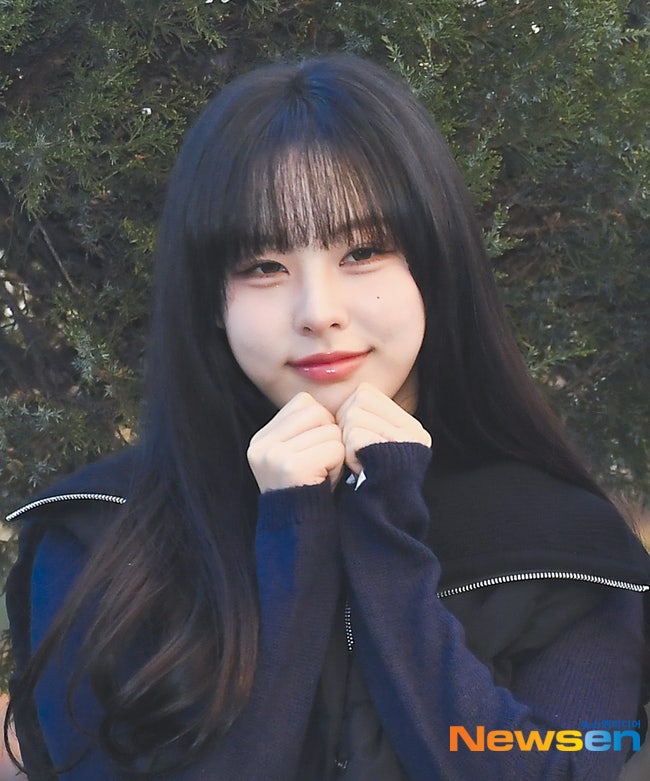 클라씨 선유 뮤직뱅크 출근길 패션 옷 조끼 패딩 / 보브 구스 다운 베스트