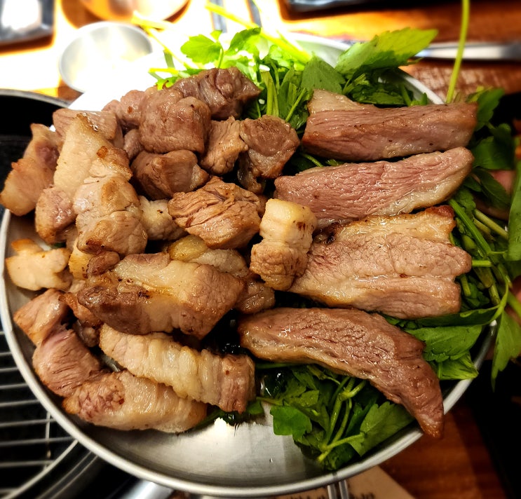  서울 공덕역 맛집 삼겹살 고소한 고기꾼김춘배