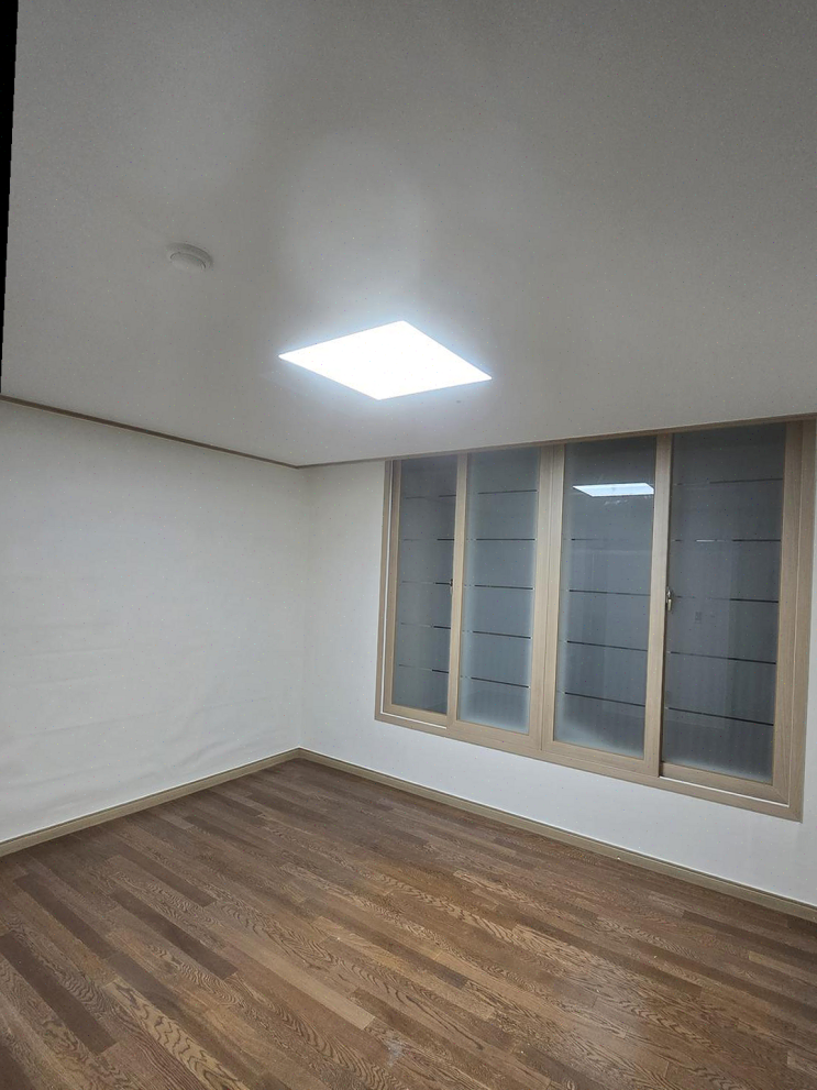  대구도배는 도배선수로 정해졌어요! 빠른 시공과 정확함에 놀라움과 만족을 느낍니다.