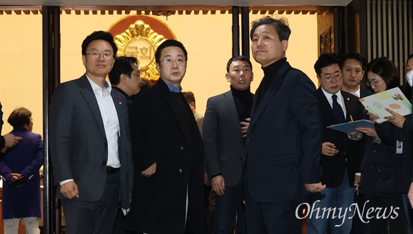 "대통령이 국회 <b>계엄</b> <b>해제</b> 요구 거부하면, 군이 대통령을... 