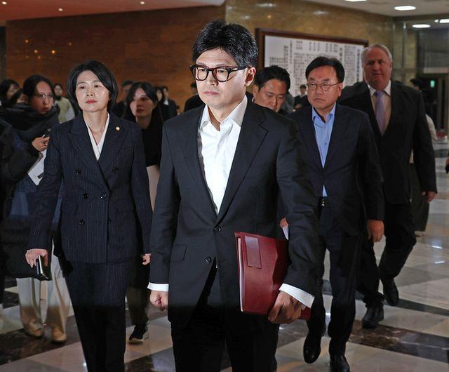 국민의힘 최고위 "대통령 탈당·내각 <b>총사퇴</b>·<b>국방장관 해임</b>"