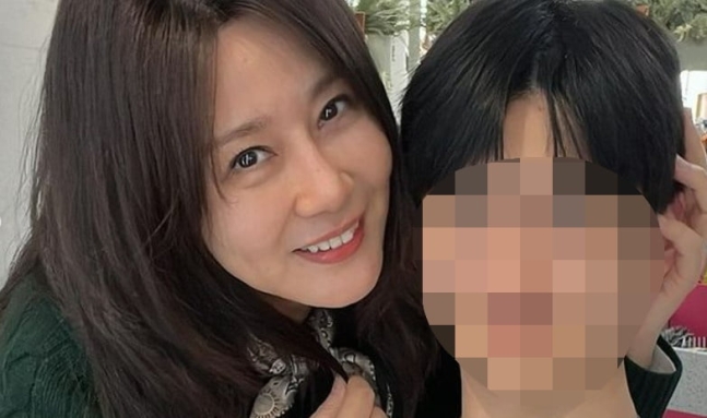 <b>김승수</b>는 '우울' 고백했는데…양정아, 훈남과 '하하호호' 데이트