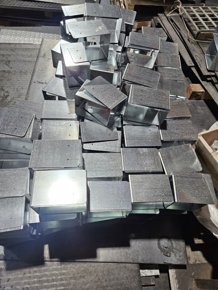  함석절곡,아연도금절곡,함석가공,아연도금가공,철판절곡,함석철판절단,함석철판재단 전문업체 천둥나라