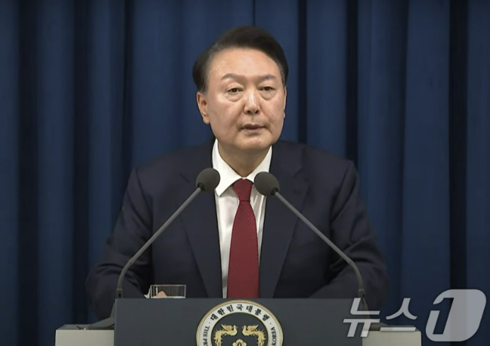 윤 <b>대통령</b> 직접 수사 가능할까…'<b>직권남용</b>죄' 적용 주목... 