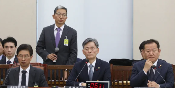 비상<b>계엄</b> 건의자 김용현 출국금지, 도피 의혹과 <b>경찰 수사</b>의 시작