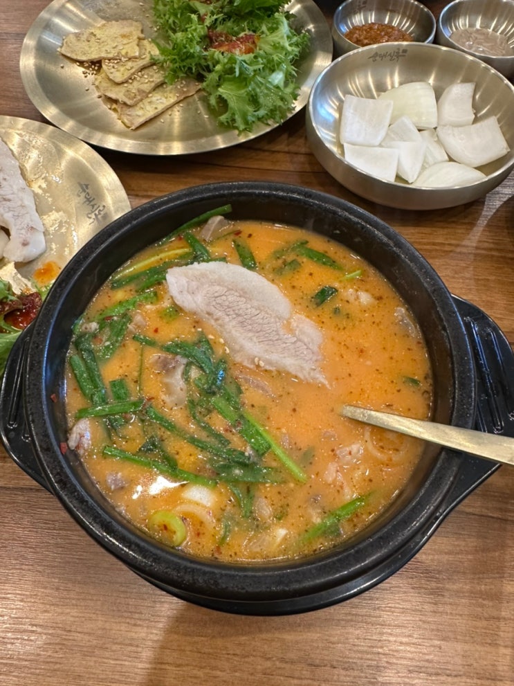  안산 반달섬 순대국 정식(삼겹수육,항정,육전) "순대실록" 추천